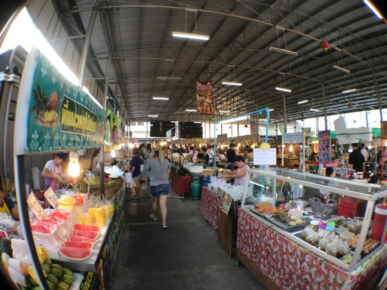 28 Place Bangkok Bagian luar foto