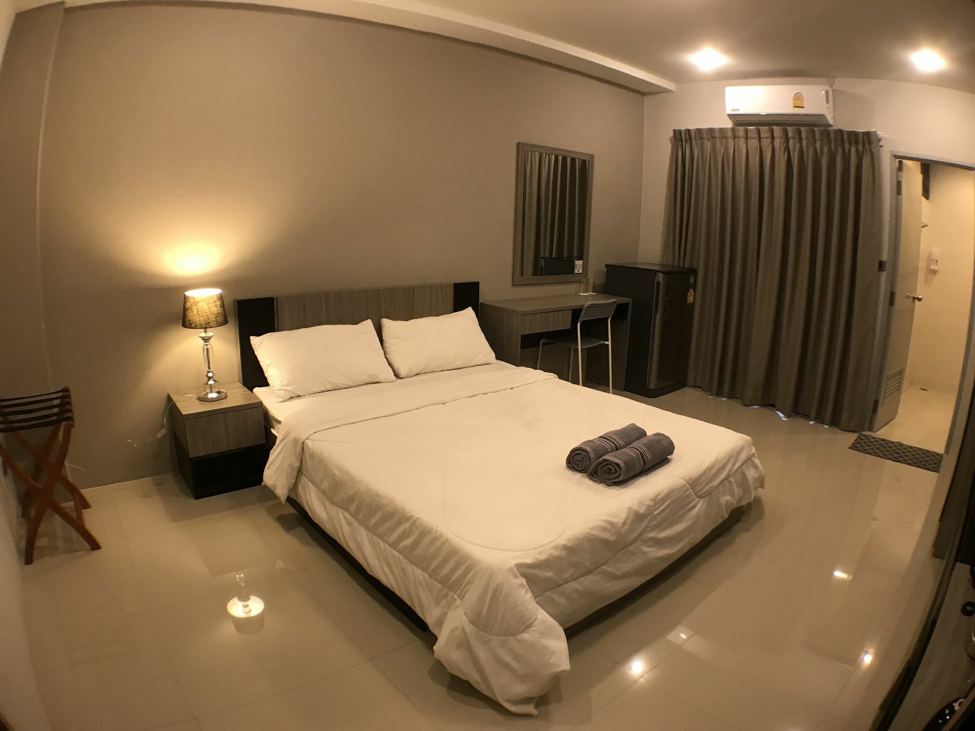 28 Place Bangkok Bagian luar foto