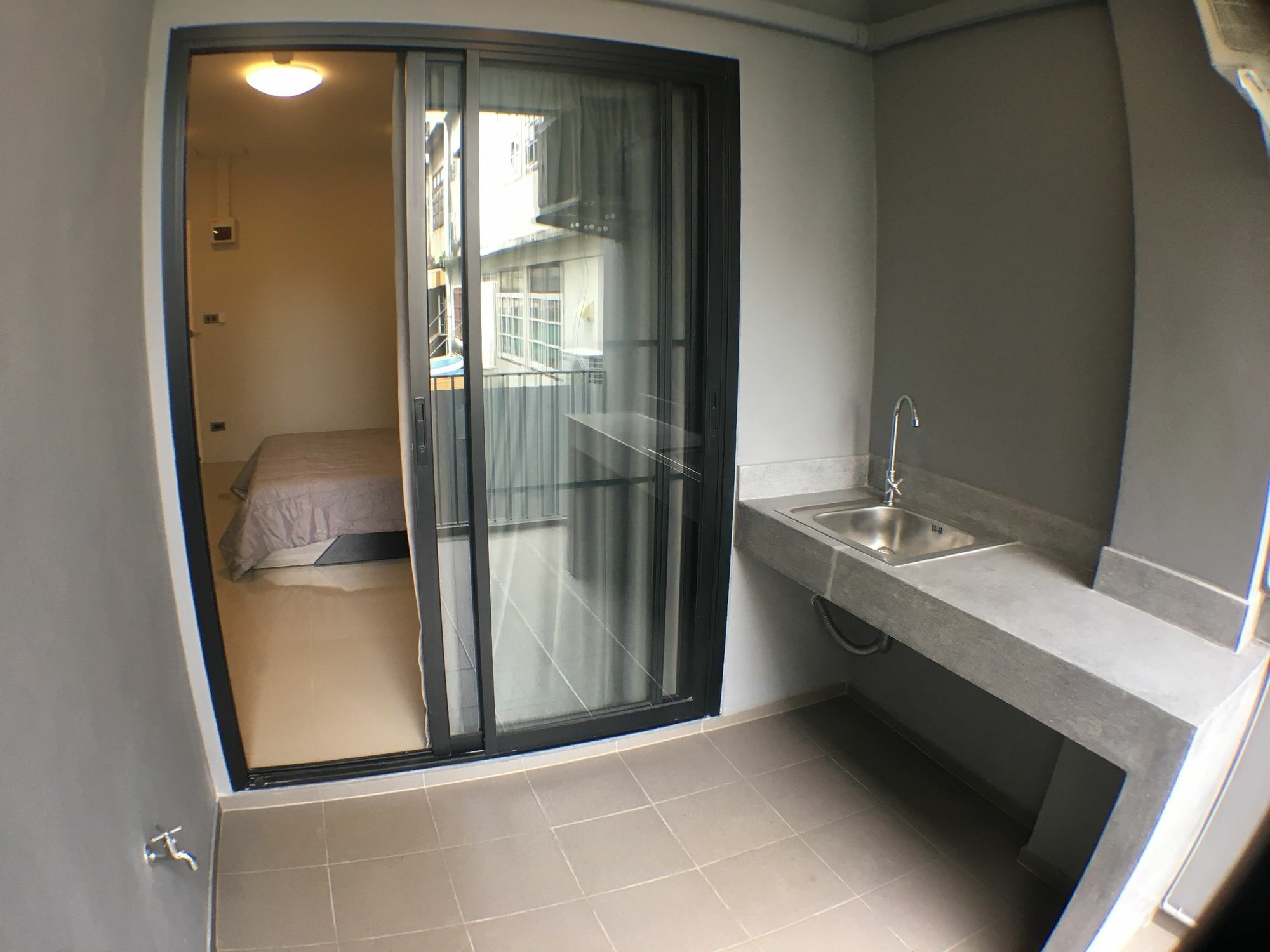 28 Place Bangkok Bagian luar foto