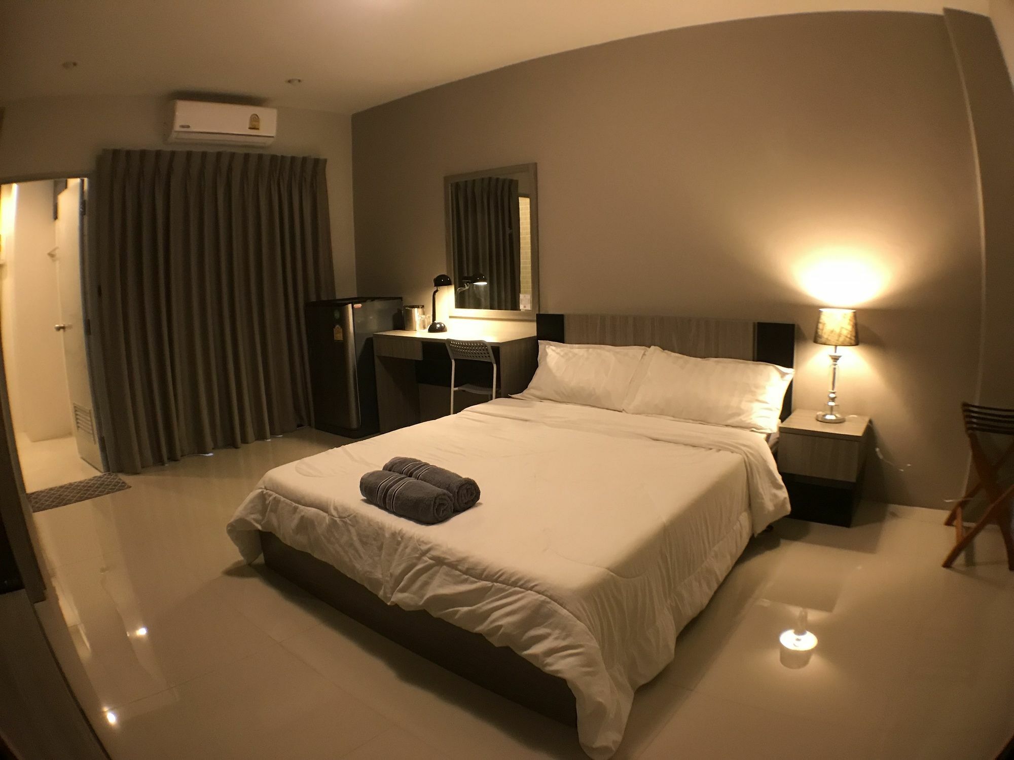 28 Place Bangkok Bagian luar foto