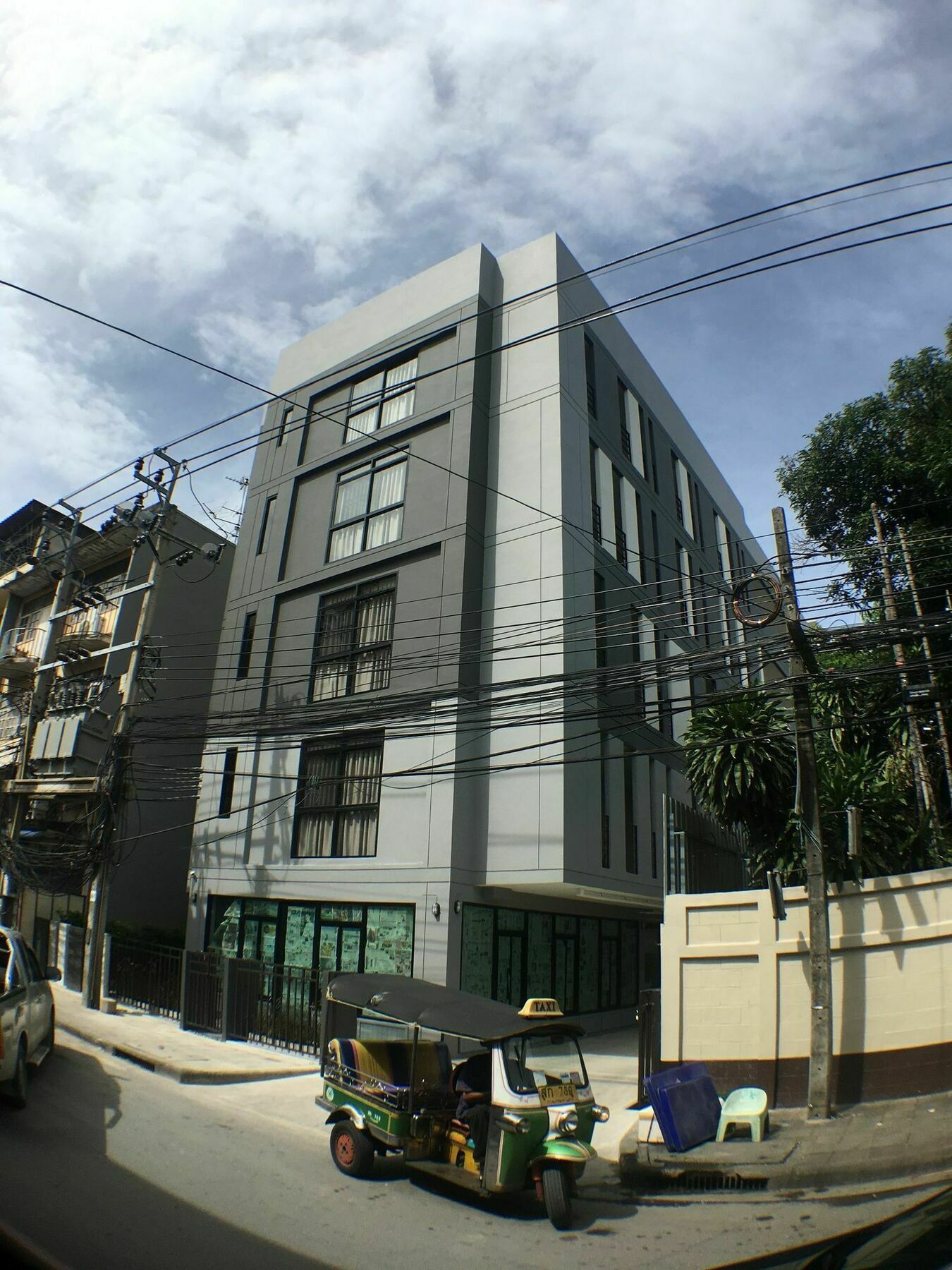 28 Place Bangkok Bagian luar foto